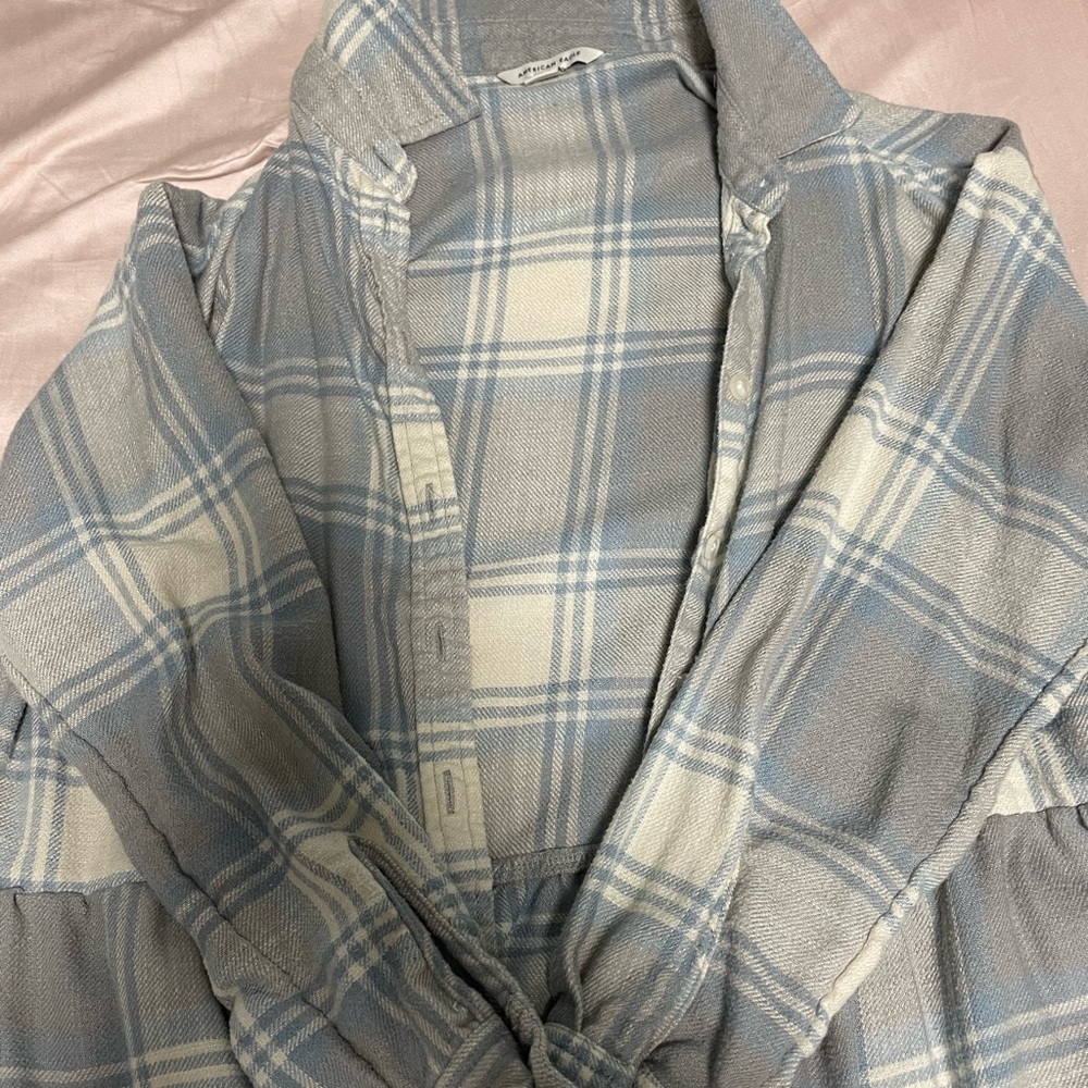 xs light blue american eagle flannel